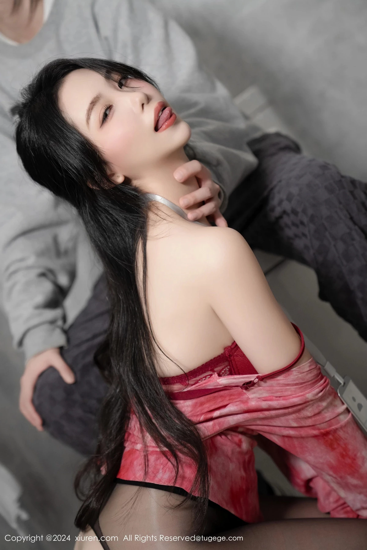 秀人集.com_[XiuRen秀人网]No.8269_模特利世浴室性感红色蕾丝内衣配闪亮黑丝秀曼妙身姿诱惑写真70P