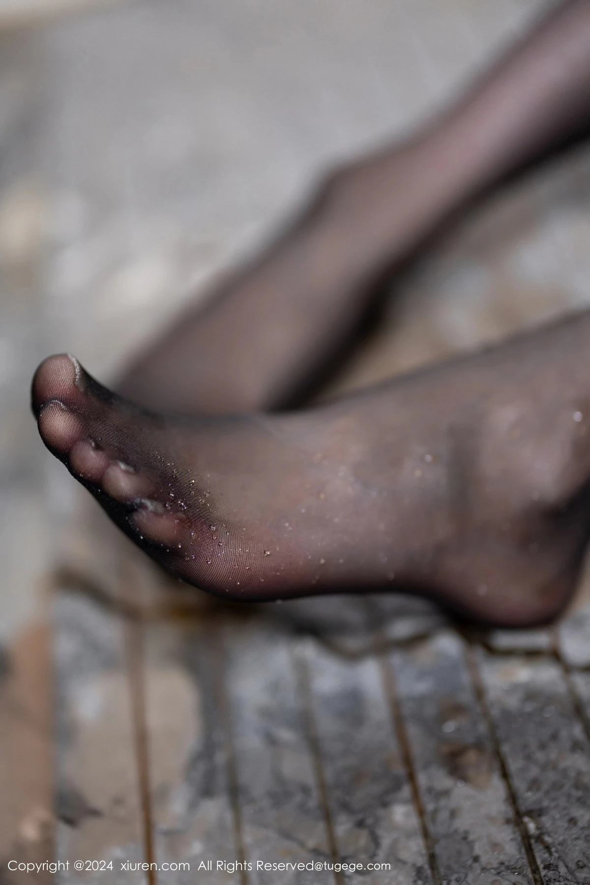 秀人集.com_[XiuRen秀人网]No.8267_模特梦心玥性感紫色露肩短裙配开档黑丝秀高挑曼妙身姿诱惑写真83P