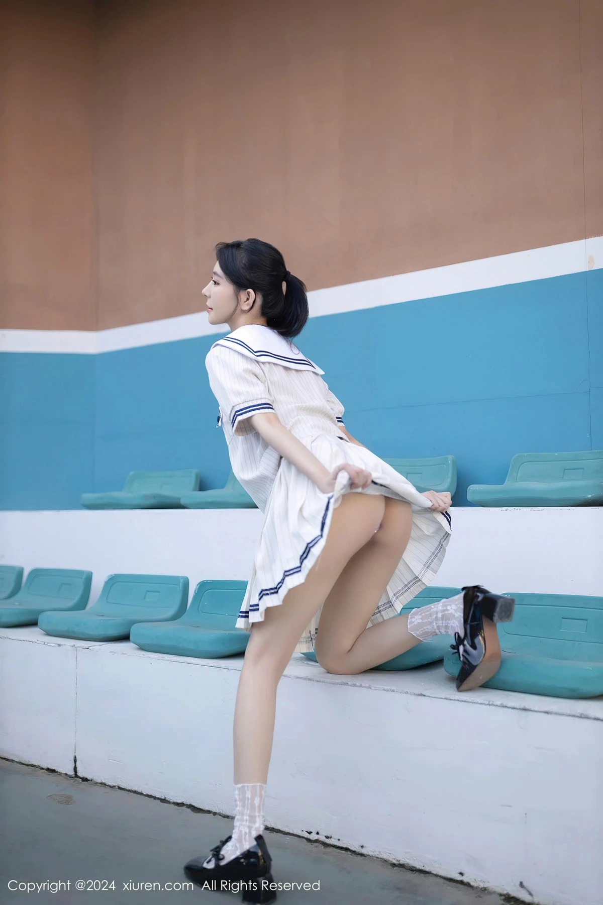 秀人集.com_[XiuRen秀人网]No.8280_模特幼幼性感白色学生短裙制服露白色内衣秀完美身材诱惑写真80P