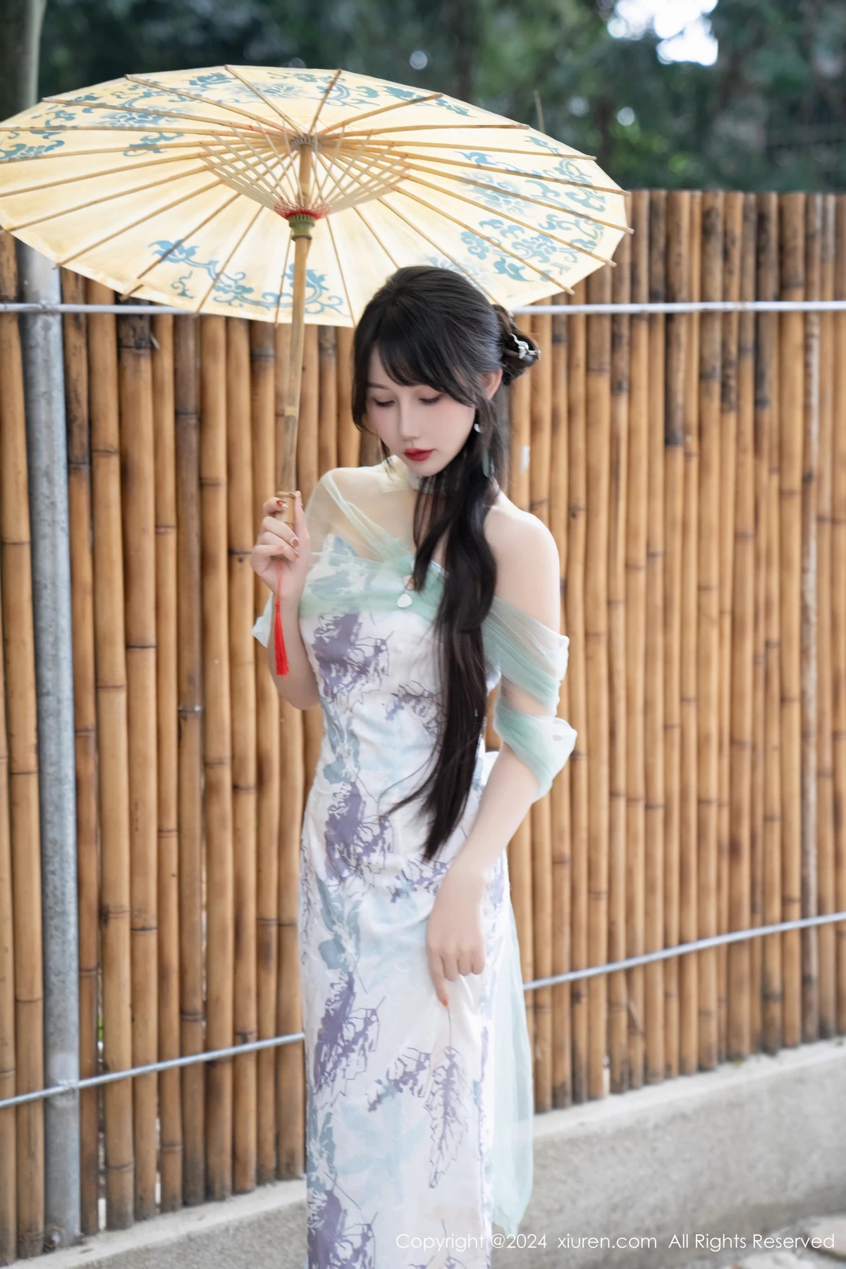 秀人集.com_[XiuRen秀人网]No.8448_模特波巧酱性感黑色薄纱肚兜+图案旗袍配闪亮肉丝完美诱惑写真96P