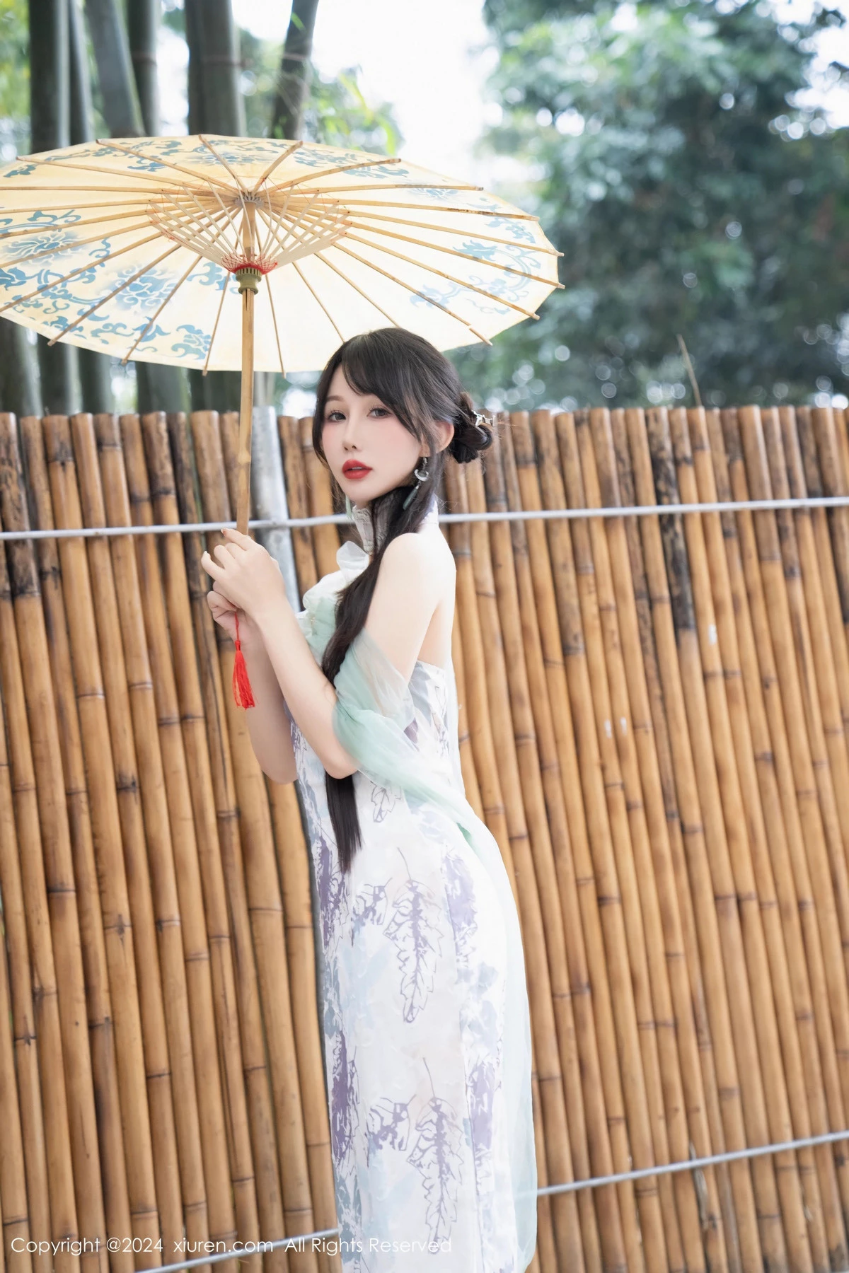 秀人集.com_[XiuRen秀人网]No.8448_模特波巧酱性感黑色薄纱肚兜+图案旗袍配闪亮肉丝完美诱惑写真96P