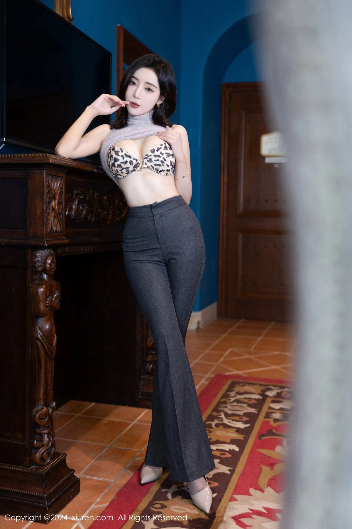 秀人集.com_[XiuRen秀人网]No.8451_女神王馨瑶yanni私房性感豹纹内衣配超薄黑丝秀完美身材诱惑写真80P