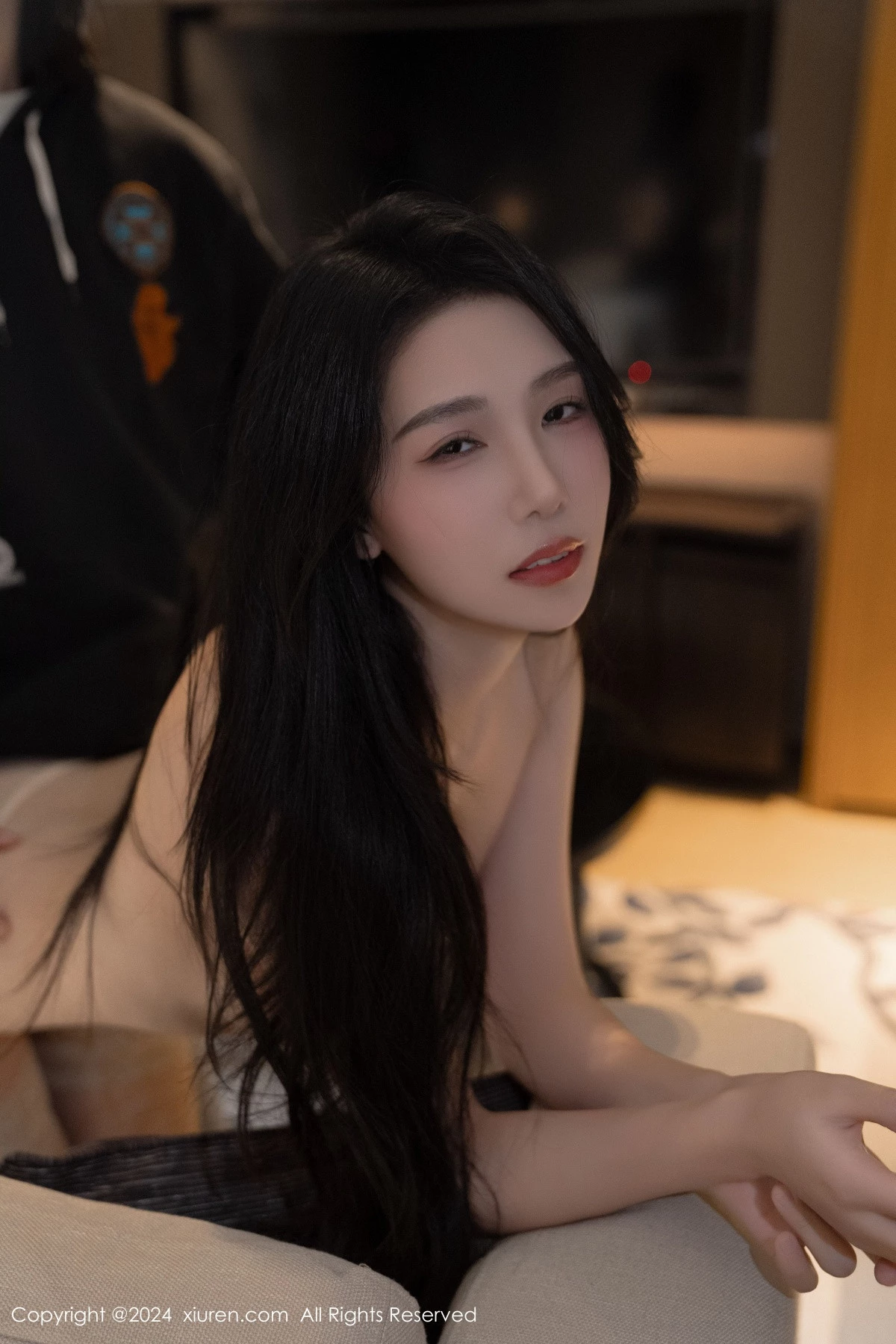 秀人集.com_[XiuRen秀人网]No.8455_模特利世性感杏色上衣露白色内衣配原色丝袜秀曼妙身姿诱惑写真86P