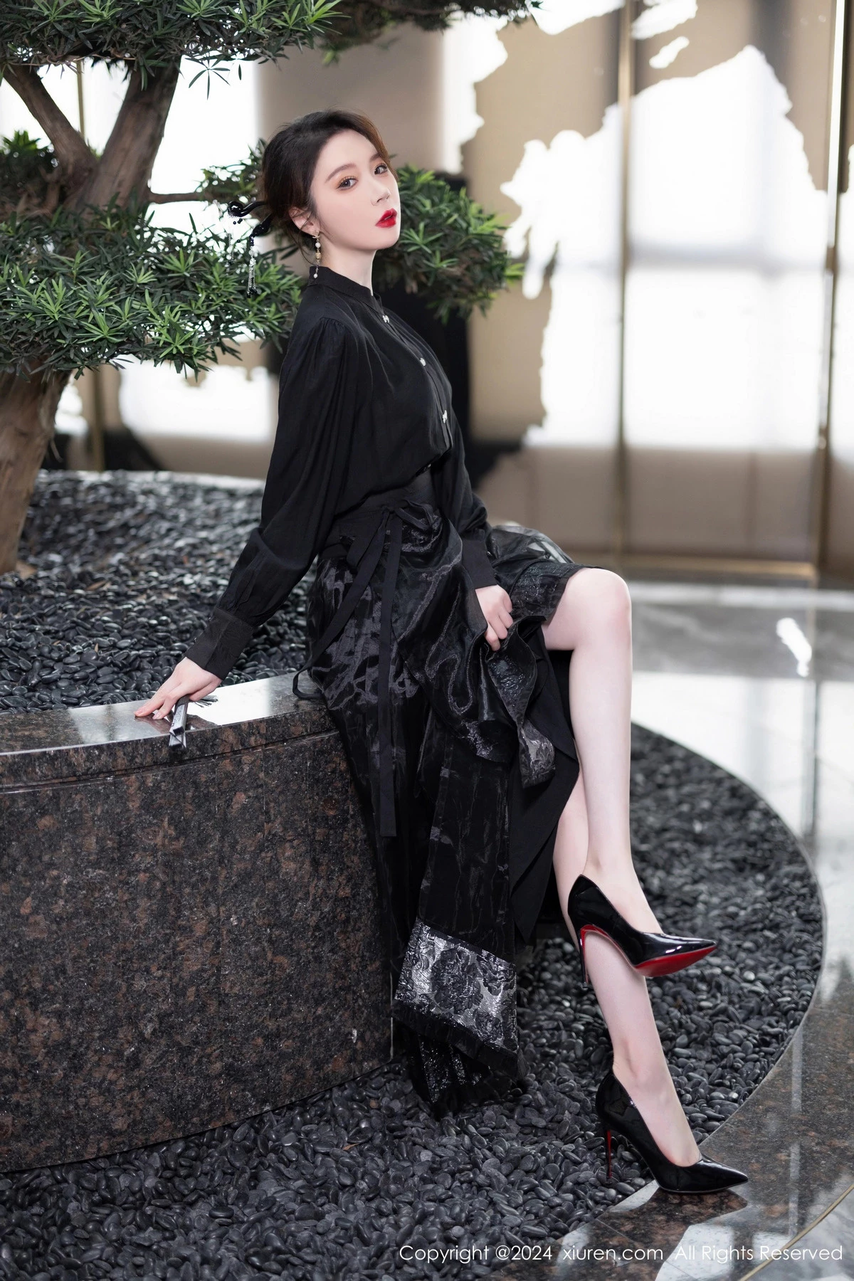 秀人集.com_[XiuRen秀人网]No.8465_模特梦心玥性感黑色长裙露浅黄色内衣秀高挑曼妙身姿诱惑写真82P