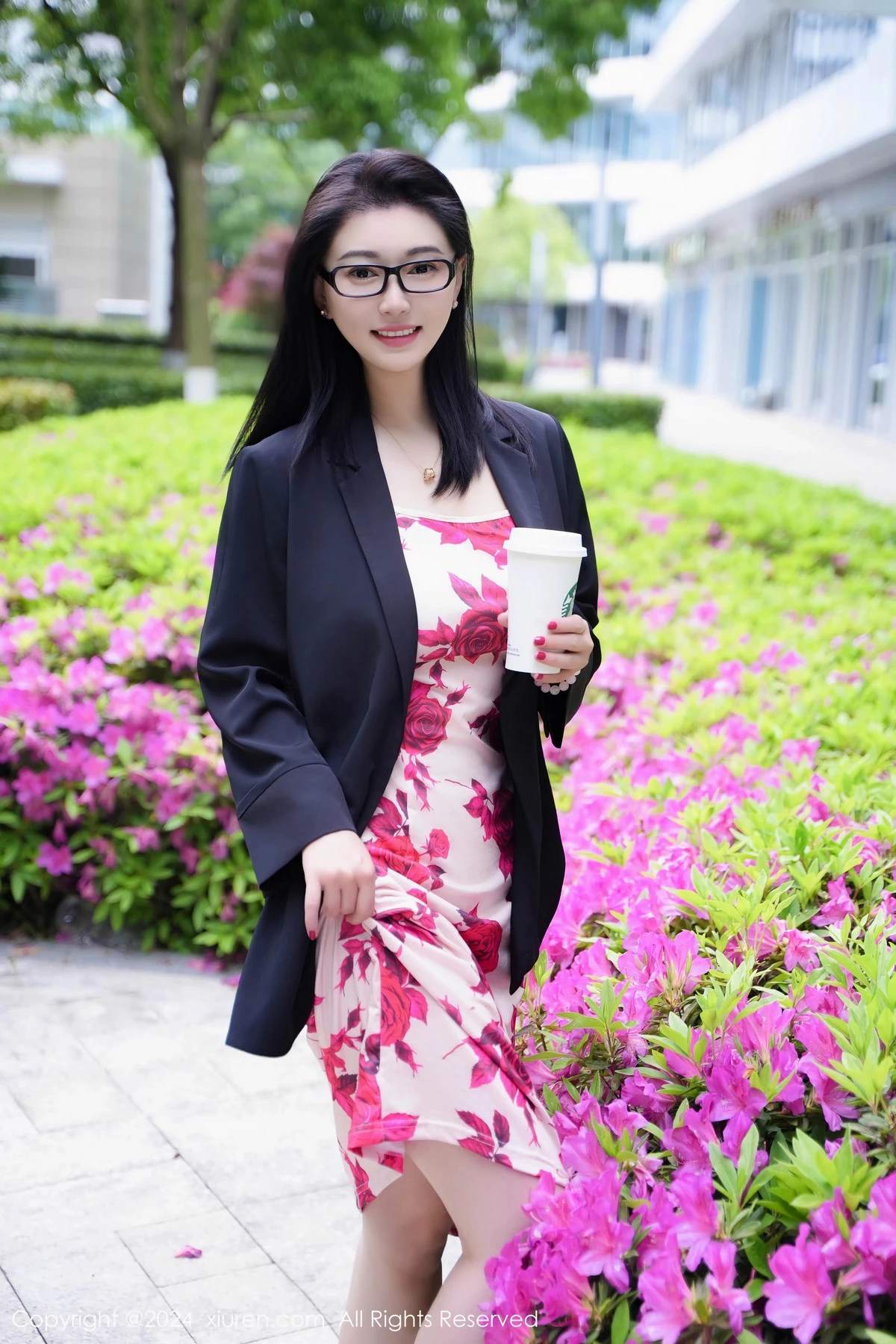 秀人集.com_[XiuRen秀人网]No.8468_模特雅茹老师厨房场景性感红色图案长裙秀柔美身姿完美诱惑写真79P