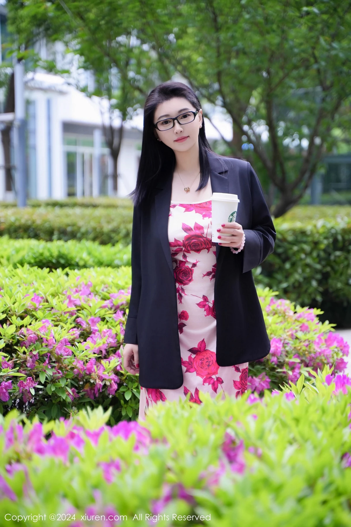 秀人集.com_[XiuRen秀人网]No.8468_模特雅茹老师厨房场景性感红色图案长裙秀柔美身姿完美诱惑写真79P