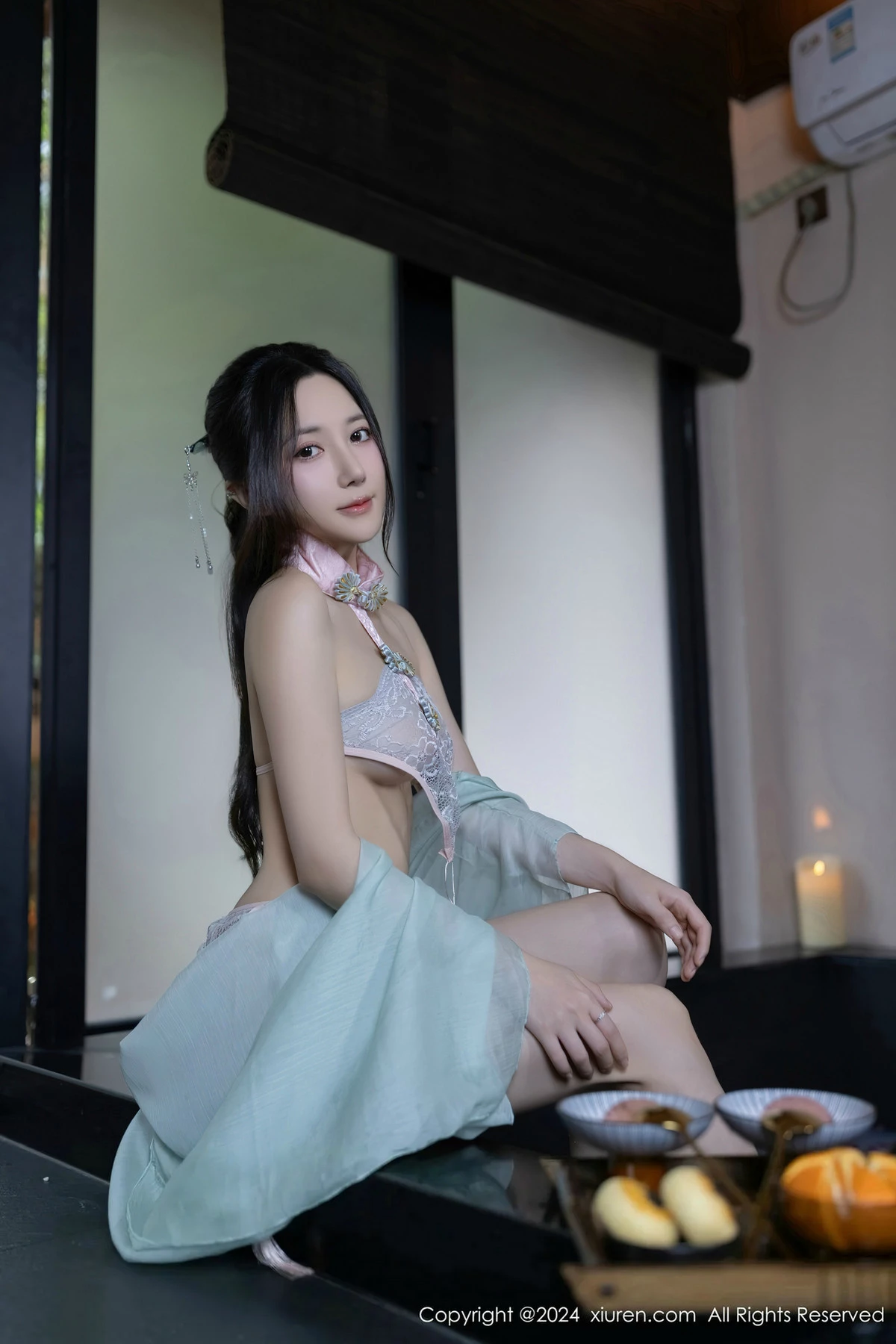 秀人集.com_[XiuRen秀人网]No.8428_模特鱼子酱Fish浴池场景性感粉色布兜内衣秀惹火身材诱惑写真81P