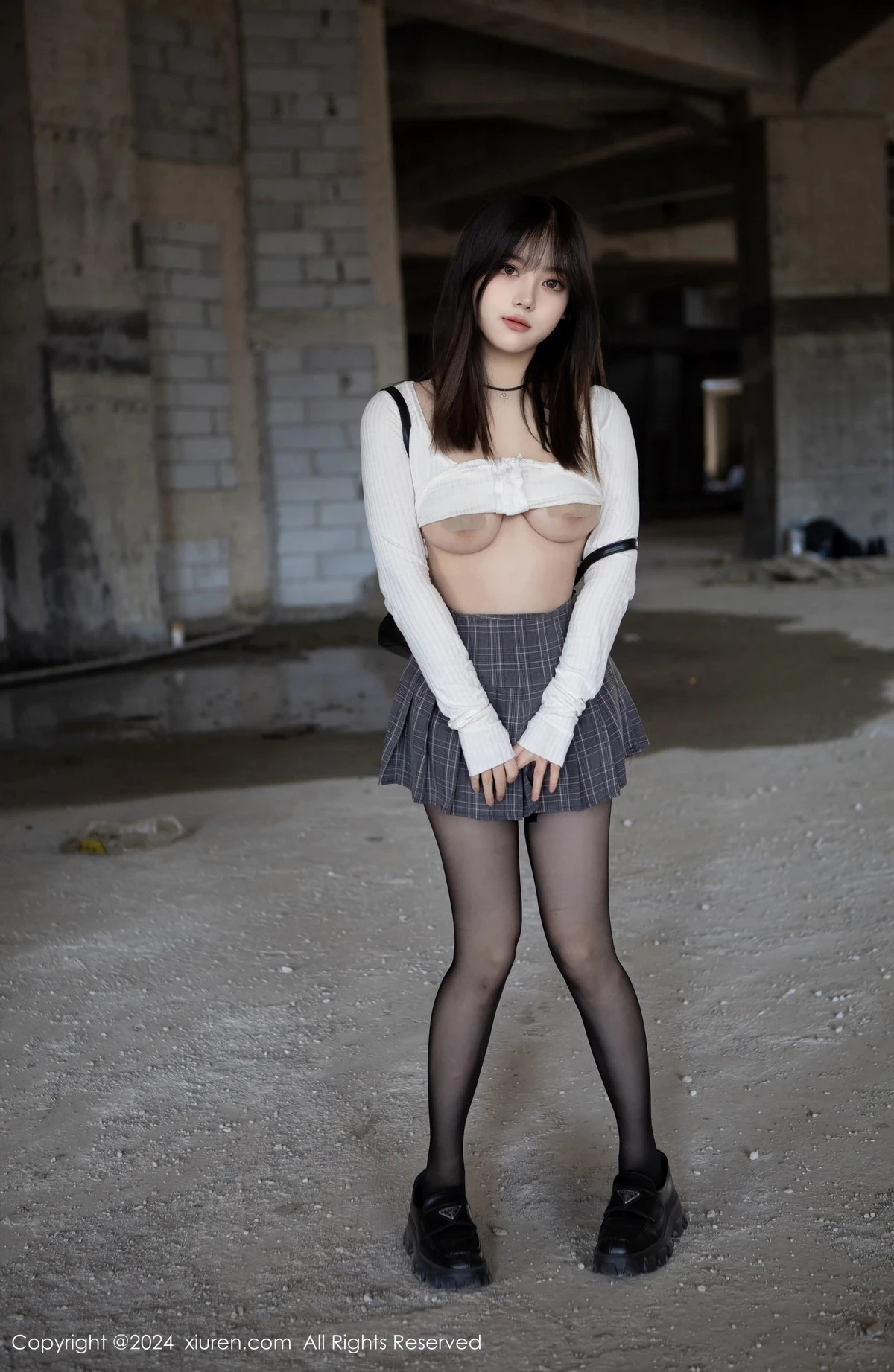 秀人集.com_[XiuRen秀人网]No.8439_模特豆瓣酱捆绑主题性感白色上衣配开档黑丝秀丰满身材诱惑写真85P