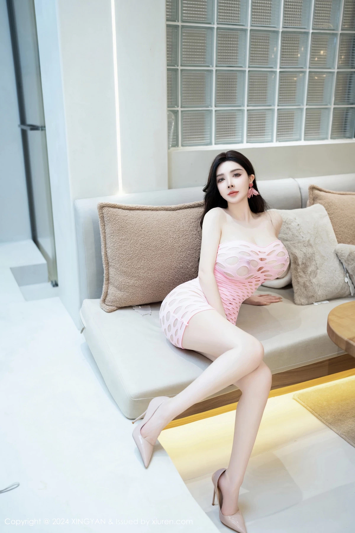 秀人集.com_[XINGYAN星颜社]VOL.229_模特潘思沁私房性感粉色镂空连衣服饰秀丰满身材惹火诱惑写真83P