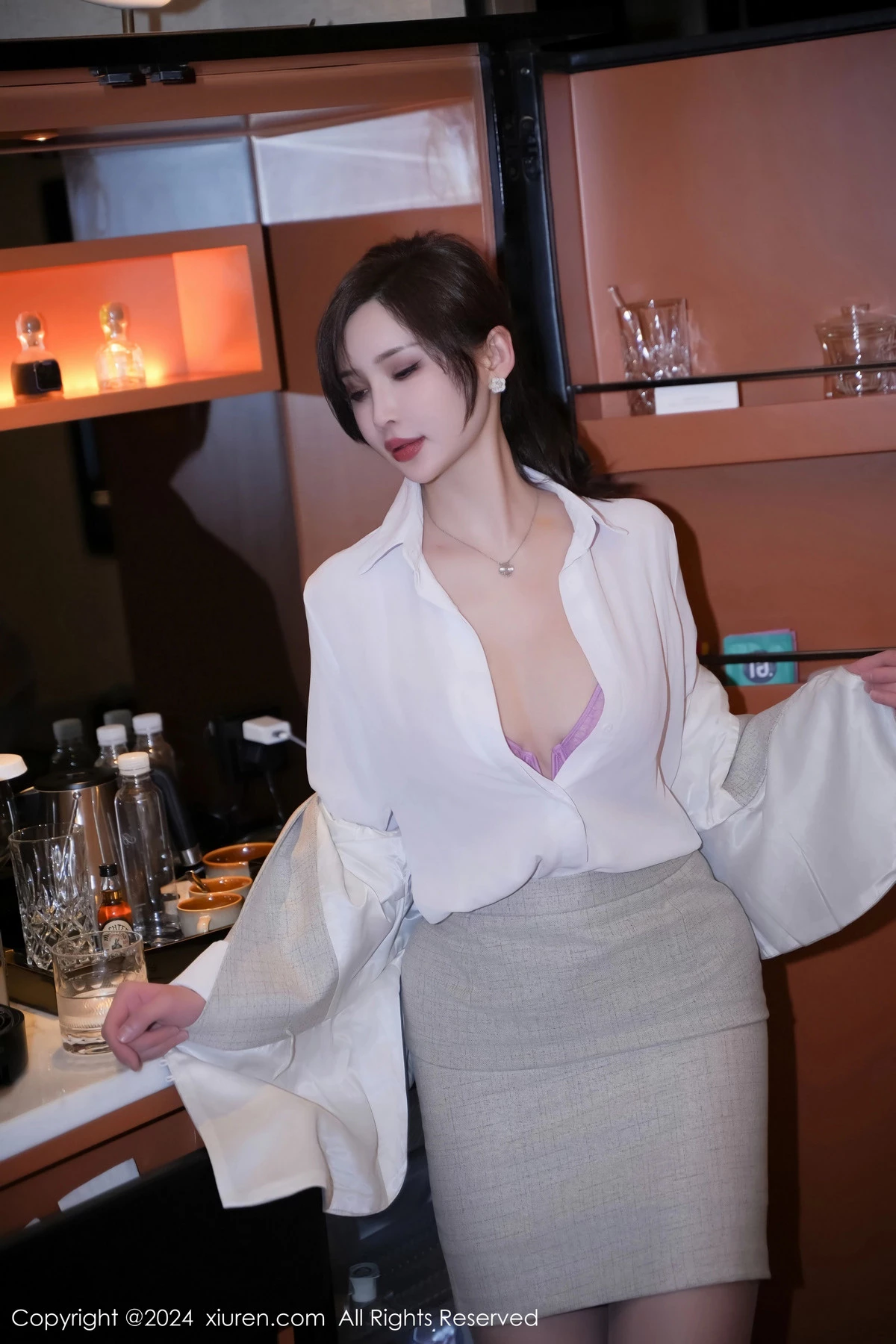 秀人集.com_[XiuRen秀人网]No.8444_女神Carol周妍希性感职业装露粉色内衣配开档灰丝完美诱惑写真81P