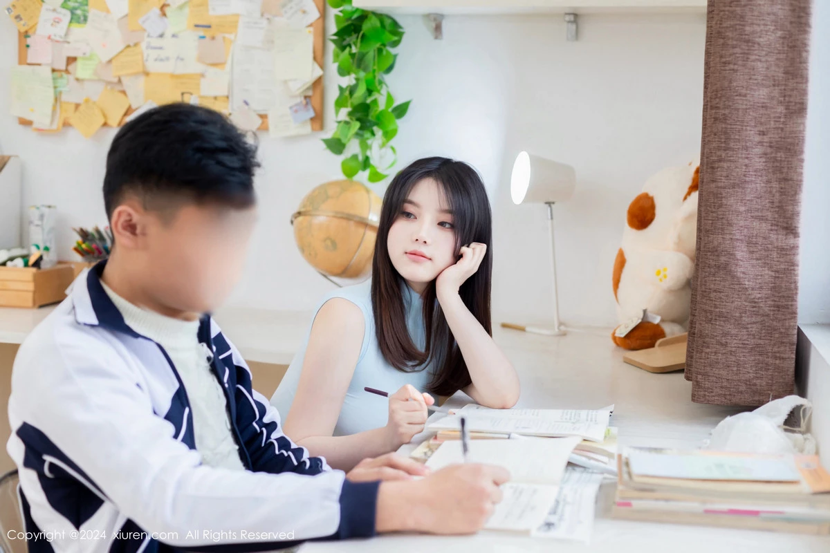 秀人集.com_[XiuRen秀人网]No.8482_模特豆瓣酱性感浅蓝上衣配白短裙露超薄肉丝秀丰满身材诱惑写真119P