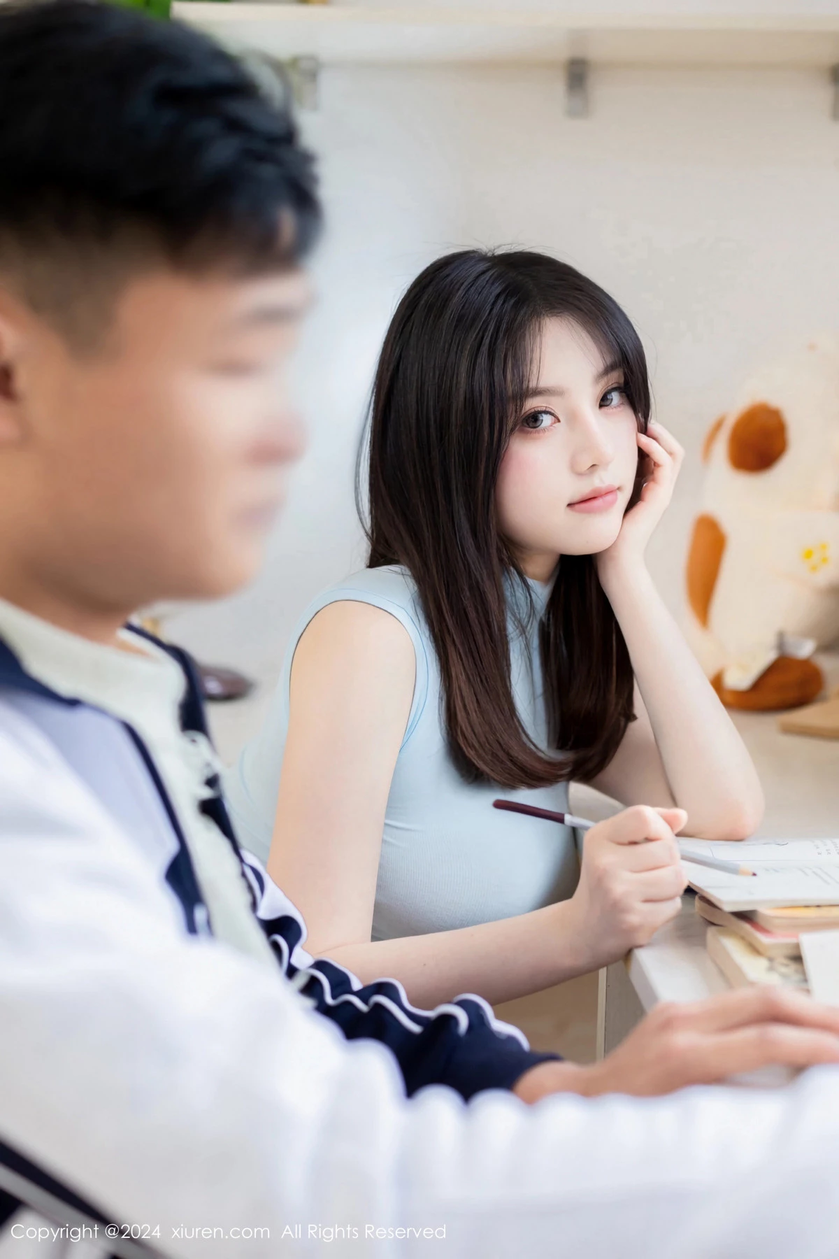 秀人集.com_[XiuRen秀人网]No.8482_模特豆瓣酱性感浅蓝上衣配白短裙露超薄肉丝秀丰满身材诱惑写真119P