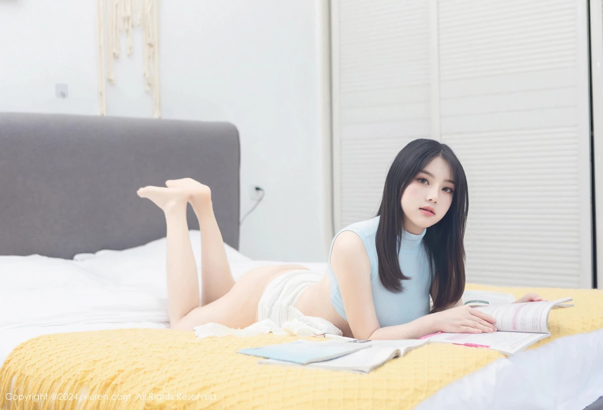 秀人集.com_[XiuRen秀人网]No.8482_模特豆瓣酱性感浅蓝上衣配白短裙露超薄肉丝秀丰满身材诱惑写真119P