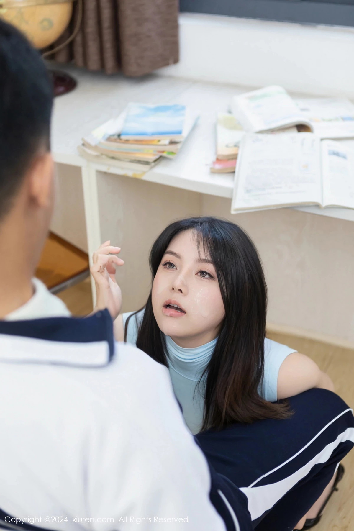 秀人集.com_[XiuRen秀人网]No.8482_模特豆瓣酱性感浅蓝上衣配白短裙露超薄肉丝秀丰满身材诱惑写真119P