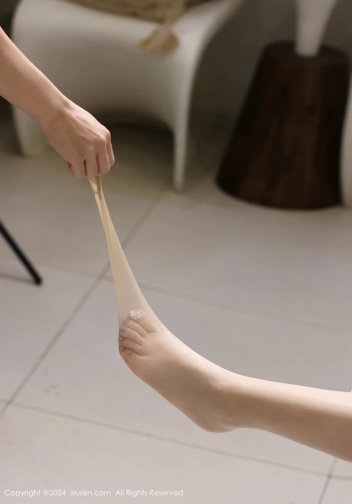 秀人集.com_[XiuRen秀人网]No.8483_模特小薯条nienie性感白色连衣短裙配超薄肉丝秀完美身材诱惑写真78P