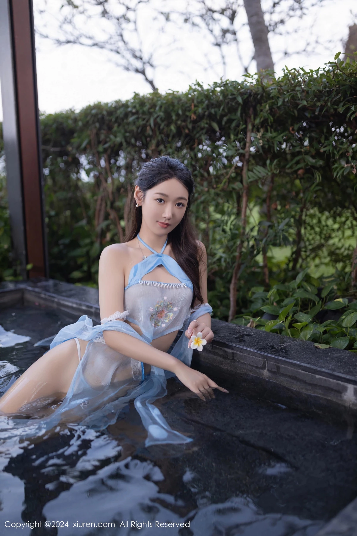 秀人集.com_[XiuRen秀人网]No.8492_模特唐安琪户外泳池性感蓝色古装薄纱服饰秀柔美身段诱惑写真81P