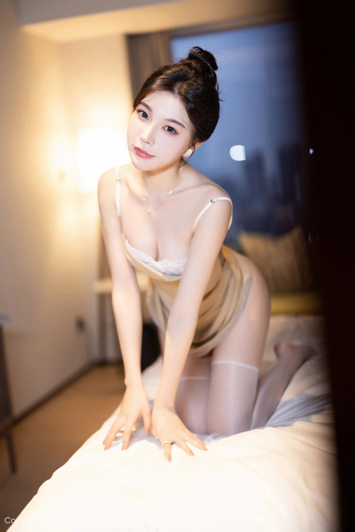 秀人集.com_[XiuRen秀人网]No.8491_女神徐莉芝Booty性感杏色连衣短裙配白丝袜秀曼妙身姿迷人写真85P