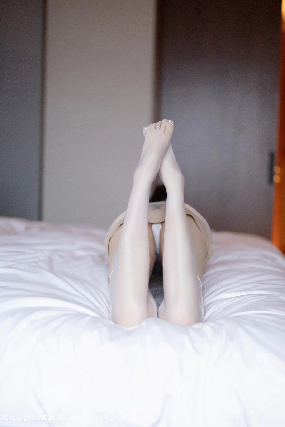 秀人集.com_[XiuRen秀人网]No.8491_女神徐莉芝Booty性感杏色连衣短裙配白丝袜秀曼妙身姿迷人写真85P