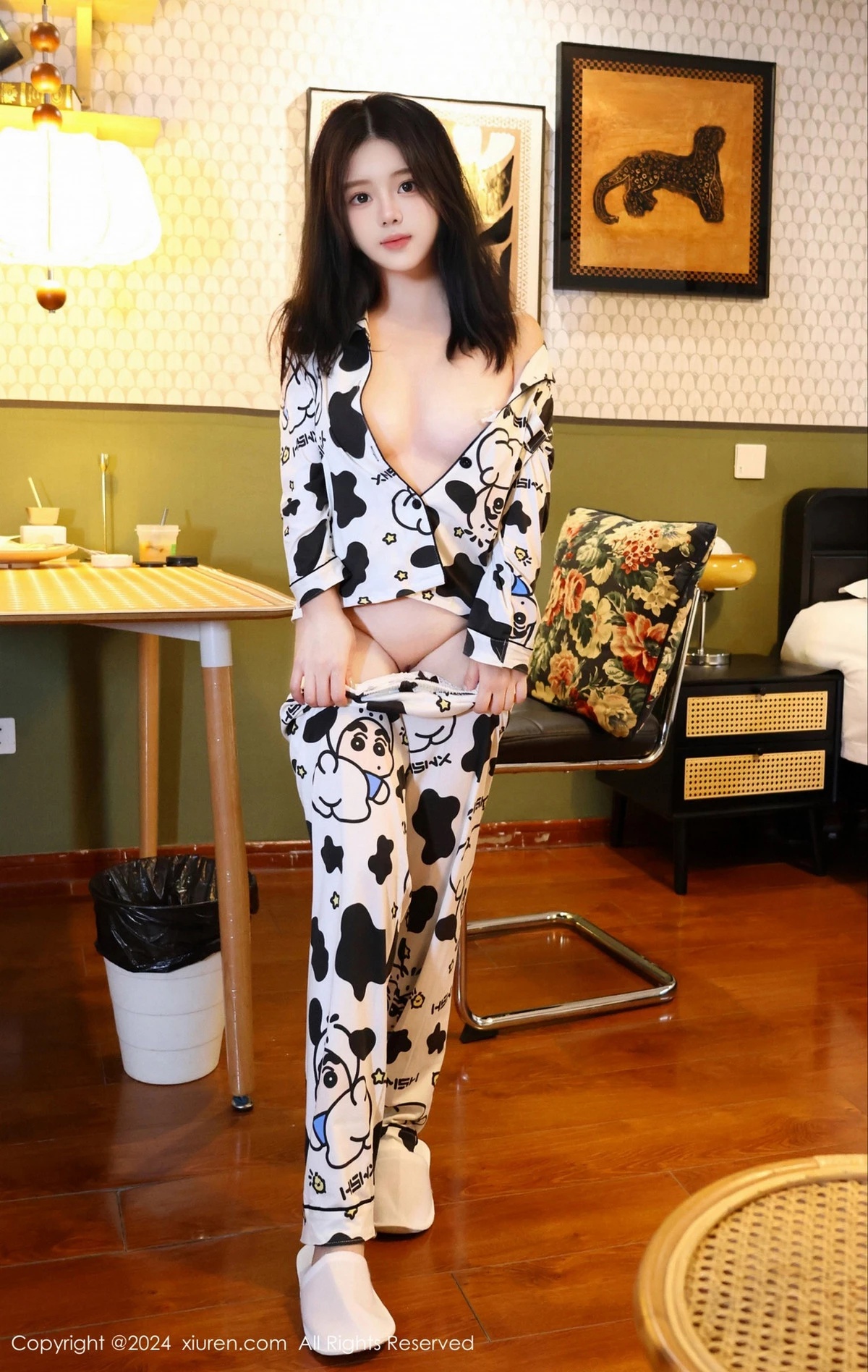 秀人集.com_[XiuRen秀人网]No.8517_模特小薯条nienie性感花色睡衣+透明胶衣短裙秀惹火身材诱惑写真78P