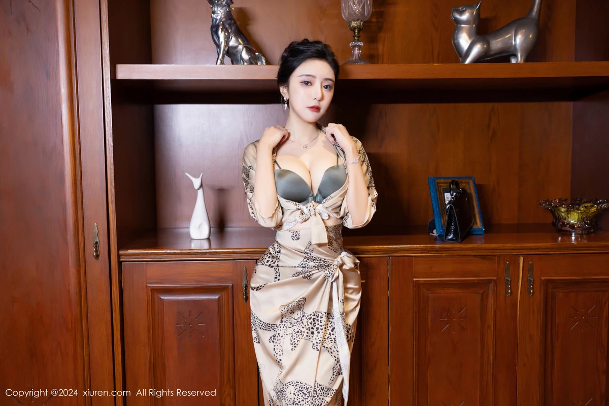 秀人集.com_[XiuRen秀人网]No.8510_女神王馨瑶yanni性感睡衣露灰绿色内衣配超薄黑丝完美诱惑写真82P