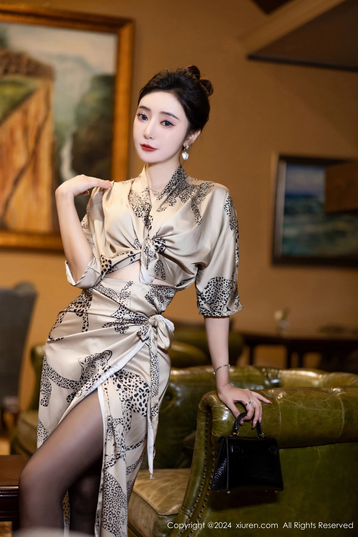 秀人集.com_[XiuRen秀人网]No.8510_女神王馨瑶yanni性感睡衣露灰绿色内衣配超薄黑丝完美诱惑写真82P