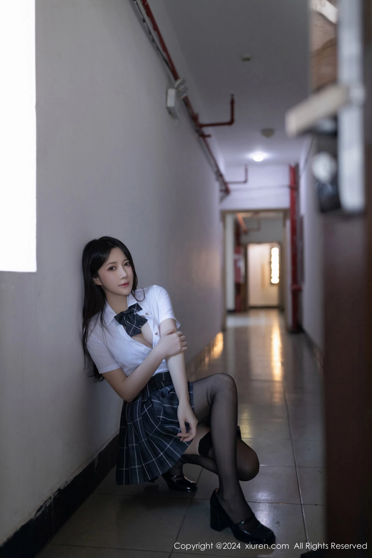 秀人集.com_[XiuRen秀人网]No.8516_模特鱼子酱Fish性感白色衬衫配格子短裙露超薄黑丝撩人诱惑写真80P