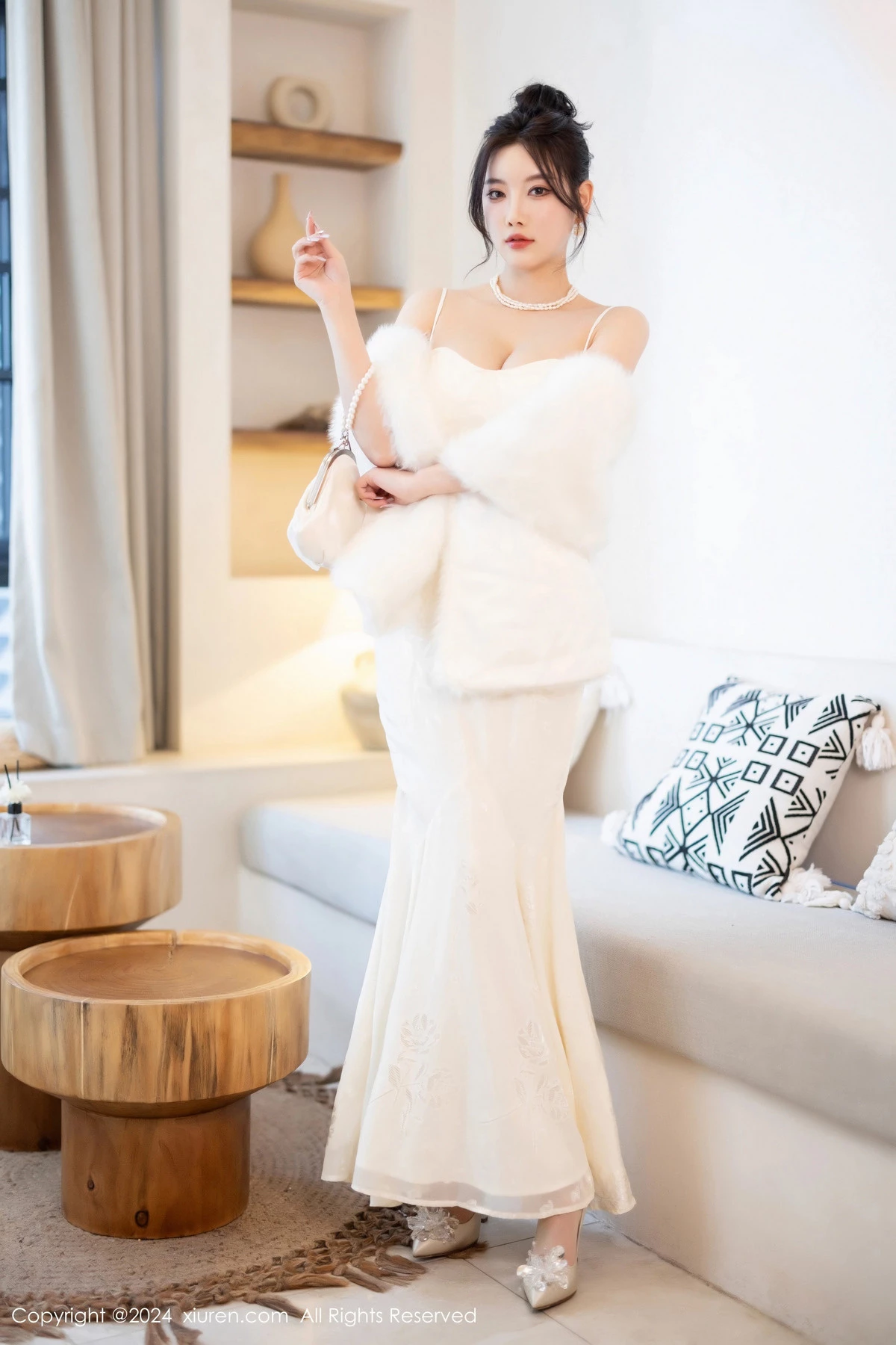 秀人集.com_[XiuRen秀人网]No.8538_女神杨晨晨Yome性感白色连衣裙配白色丝袜秀完美身材诱惑写真81P