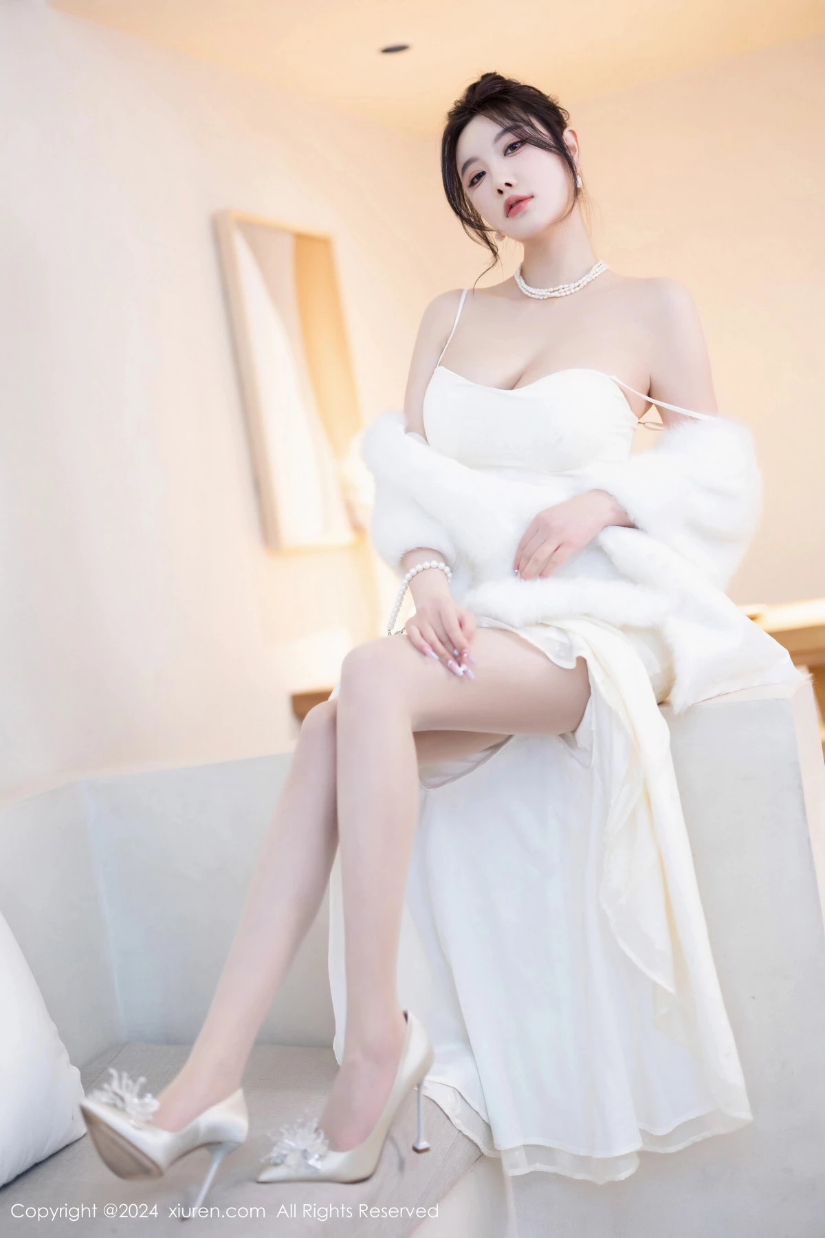 秀人集.com_[XiuRen秀人网]No.8538_女神杨晨晨Yome性感白色连衣裙配白色丝袜秀完美身材诱惑写真81P