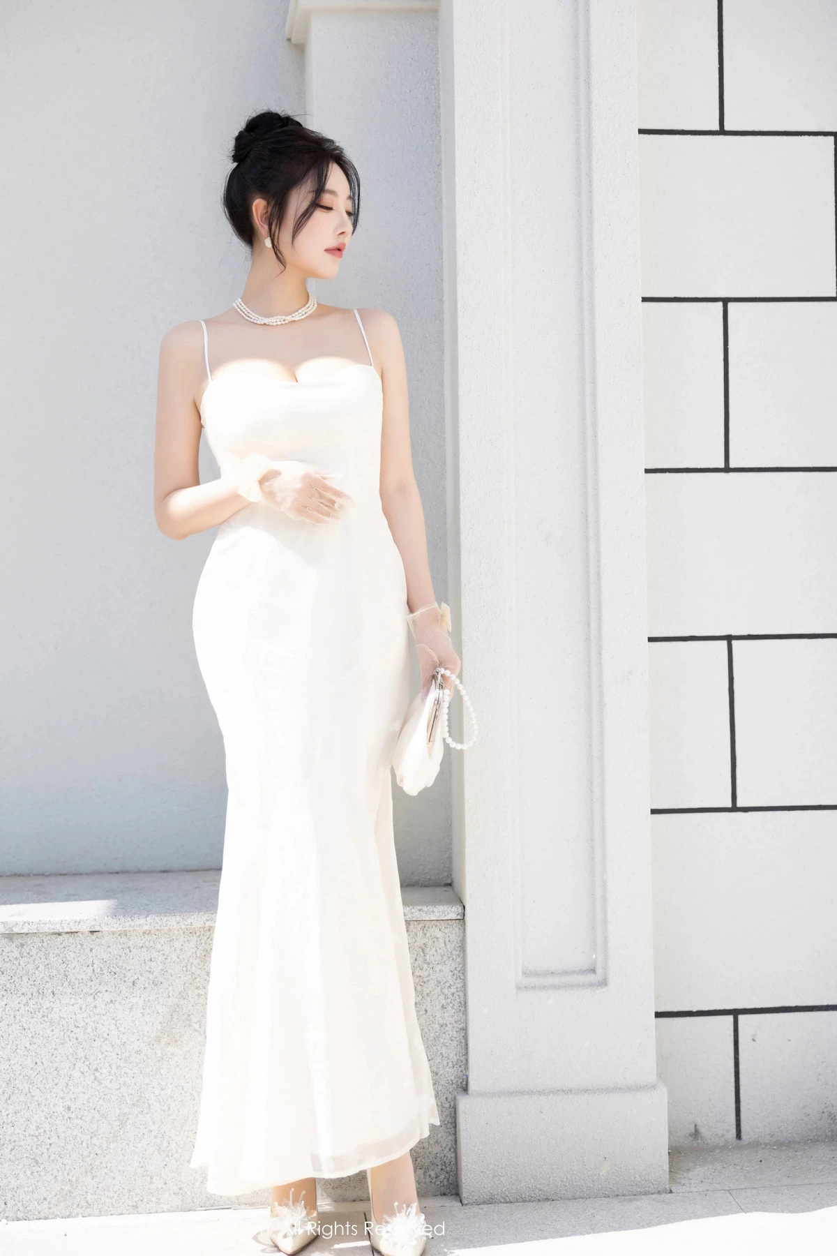 秀人集.com_[XiuRen秀人网]No.8538_女神杨晨晨Yome性感白色连衣裙配白色丝袜秀完美身材诱惑写真81P