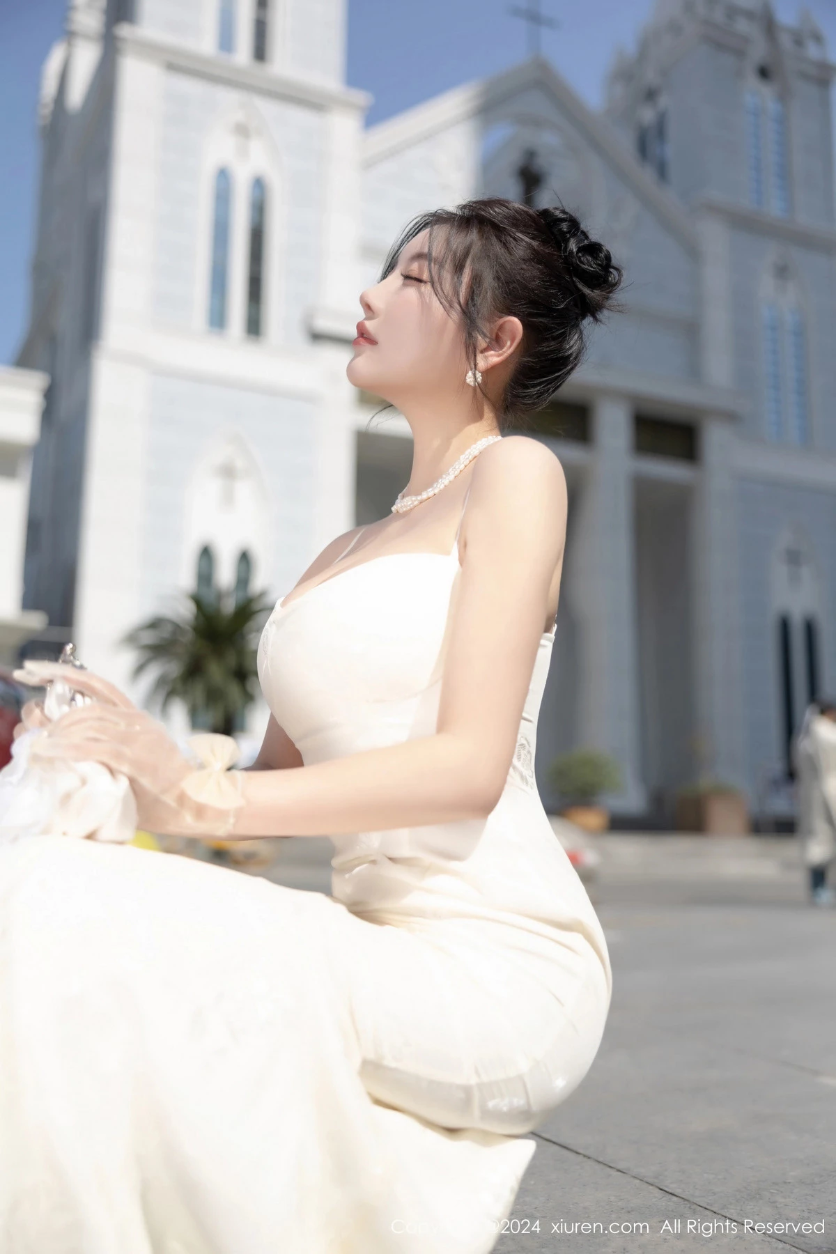 秀人集.com_[XiuRen秀人网]No.8538_女神杨晨晨Yome性感白色连衣裙配白色丝袜秀完美身材诱惑写真81P