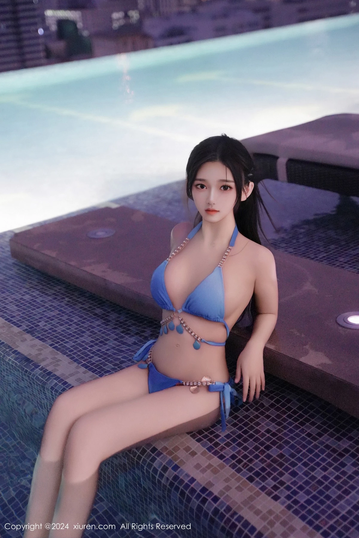 秀人集.com_[XiuRen秀人网]No.8518_模特奶茶味的包子性感蓝色比基尼服饰秀丰腴身材完美诱惑写真84P