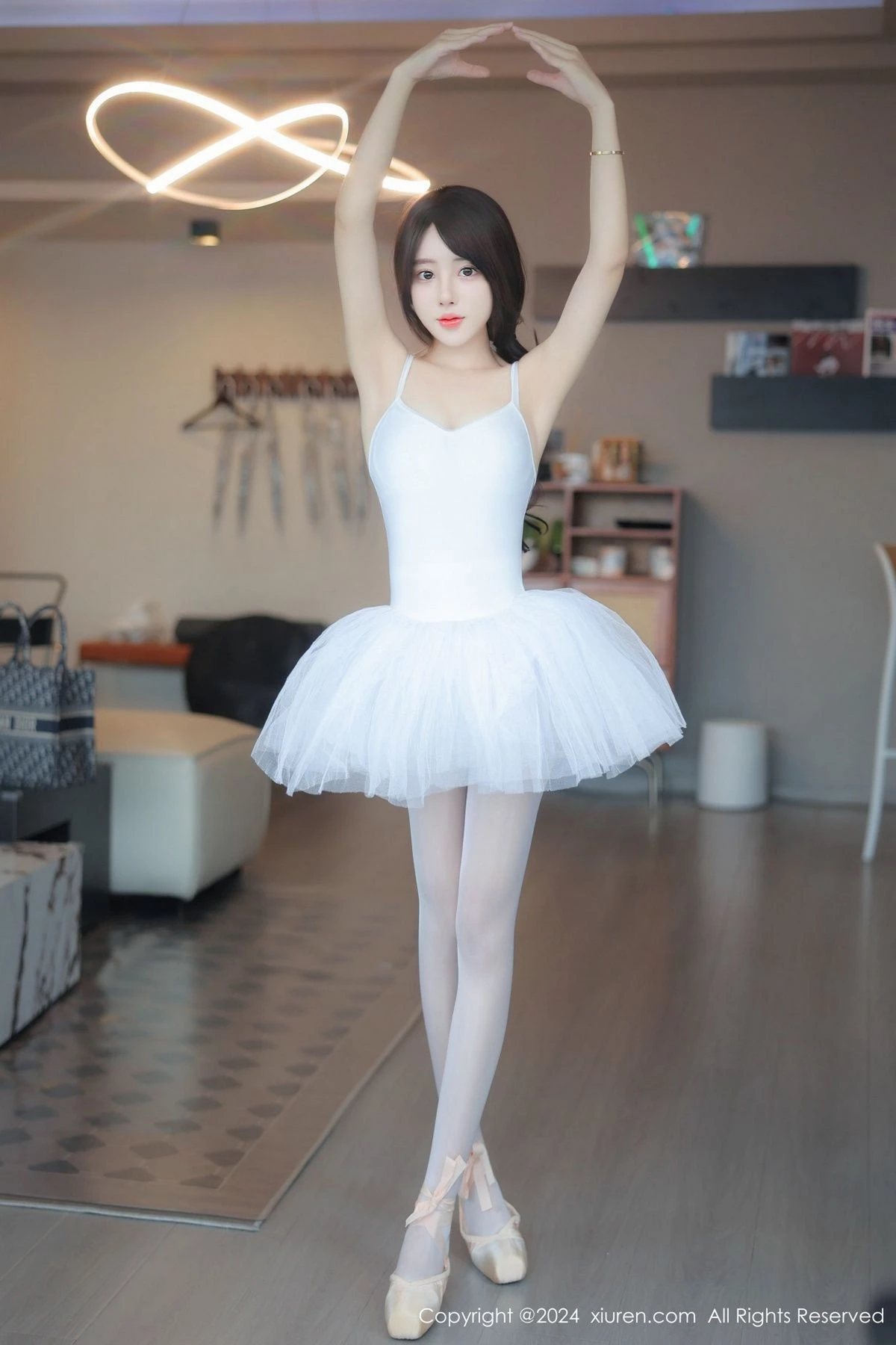秀人集.com_[XiuRen秀人网]No.8564_模特桃妖夭性感白色芭蕾连体衣配白丝裤袜秀曼妙身姿诱惑写真80P