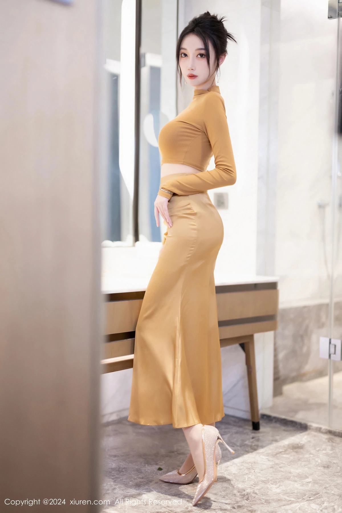 秀人集.com_[XiuRen秀人网]No.8574_模特玥儿玥性感黄色长裙配原色丝袜+黑色情趣内衣惹火诱惑写真81P