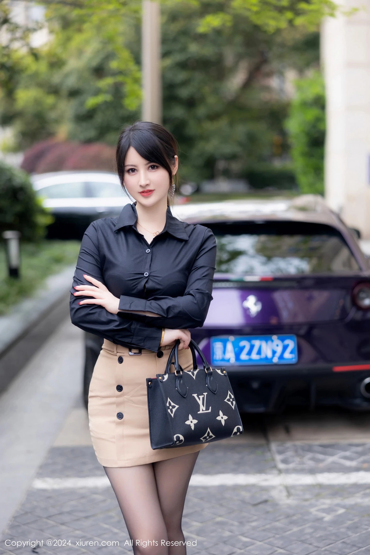 秀人集.com_[XiuRen秀人网]No.8569_模特诗诗kiki性感黑色OL服饰露红色内衣秀丰腴身材撩人诱惑写真83P