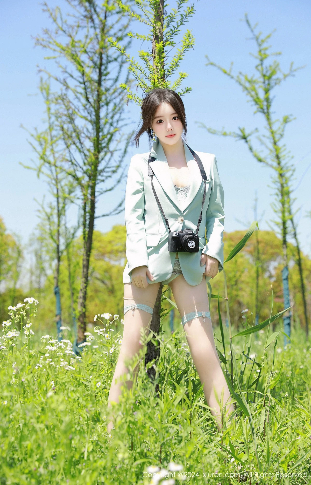 秀人集.com_[XiuRen秀人网]No.8601_模特小薯条nienie户外浅绿色内衣配超薄肉丝秀曼妙身姿诱惑写真59P