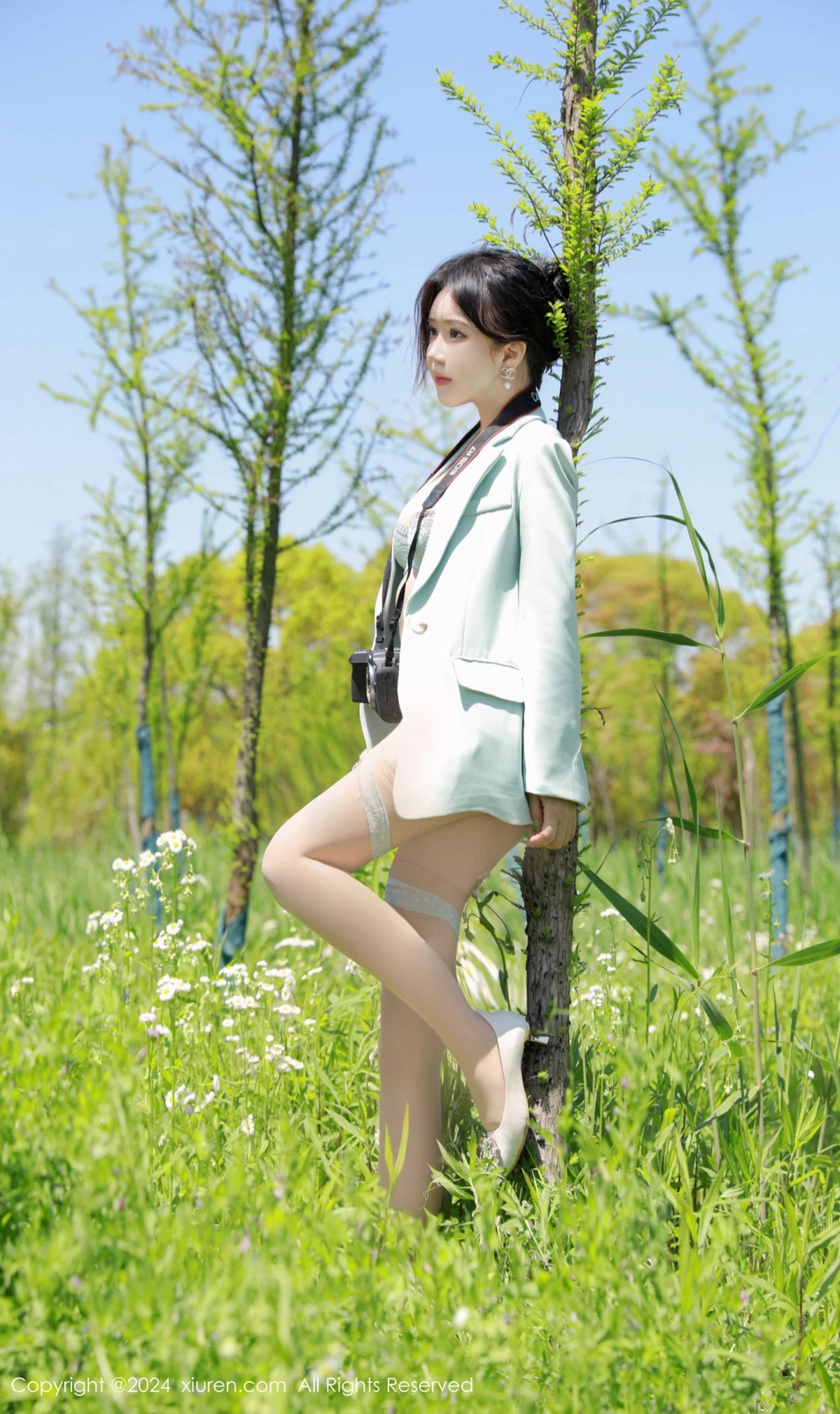 秀人集.com_[XiuRen秀人网]No.8601_模特小薯条nienie户外浅绿色内衣配超薄肉丝秀曼妙身姿诱惑写真59P