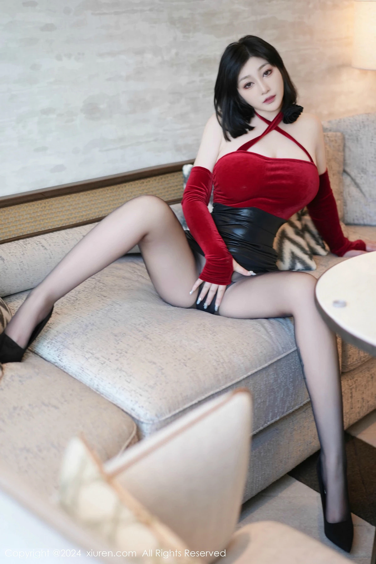秀人集.com_[XiuRen秀人网]No.8593_女神妲己_Toxic性感红色上衣配黑皮短裙露超薄黑丝秀翘臀诱惑写真65P