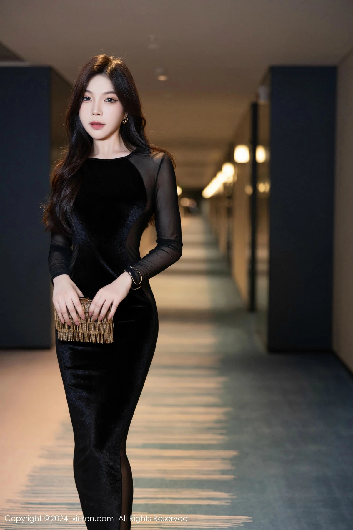 秀人集.com_[XiuRen秀人网]No.8598_女神徐莉芝Booty性感黑色连衣裙+淡蓝色薄透连体衣迷人诱惑写真90P