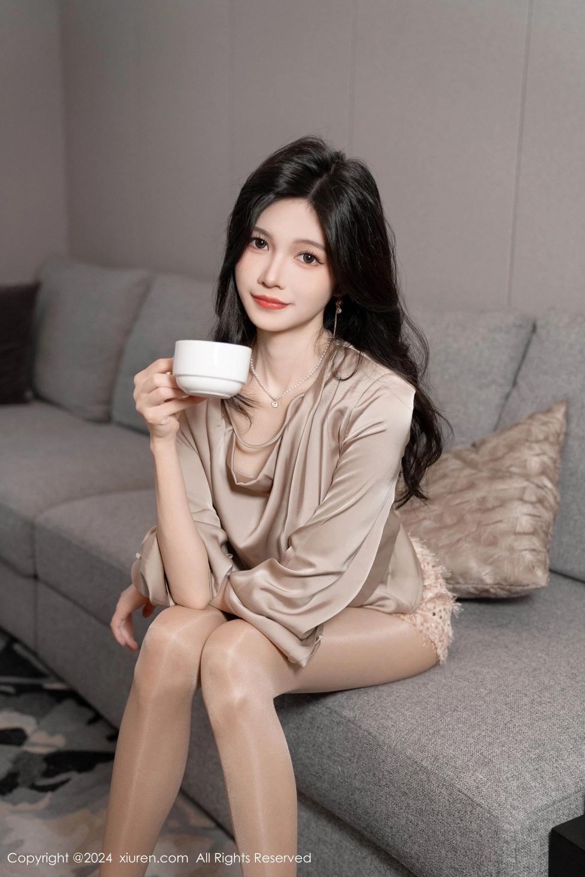 秀人集.com_[XiuRen秀人网]No.8617_模特程程程性感浅色衬衫露轻透内衣配超薄肉丝秀苗条身材诱惑写真94P