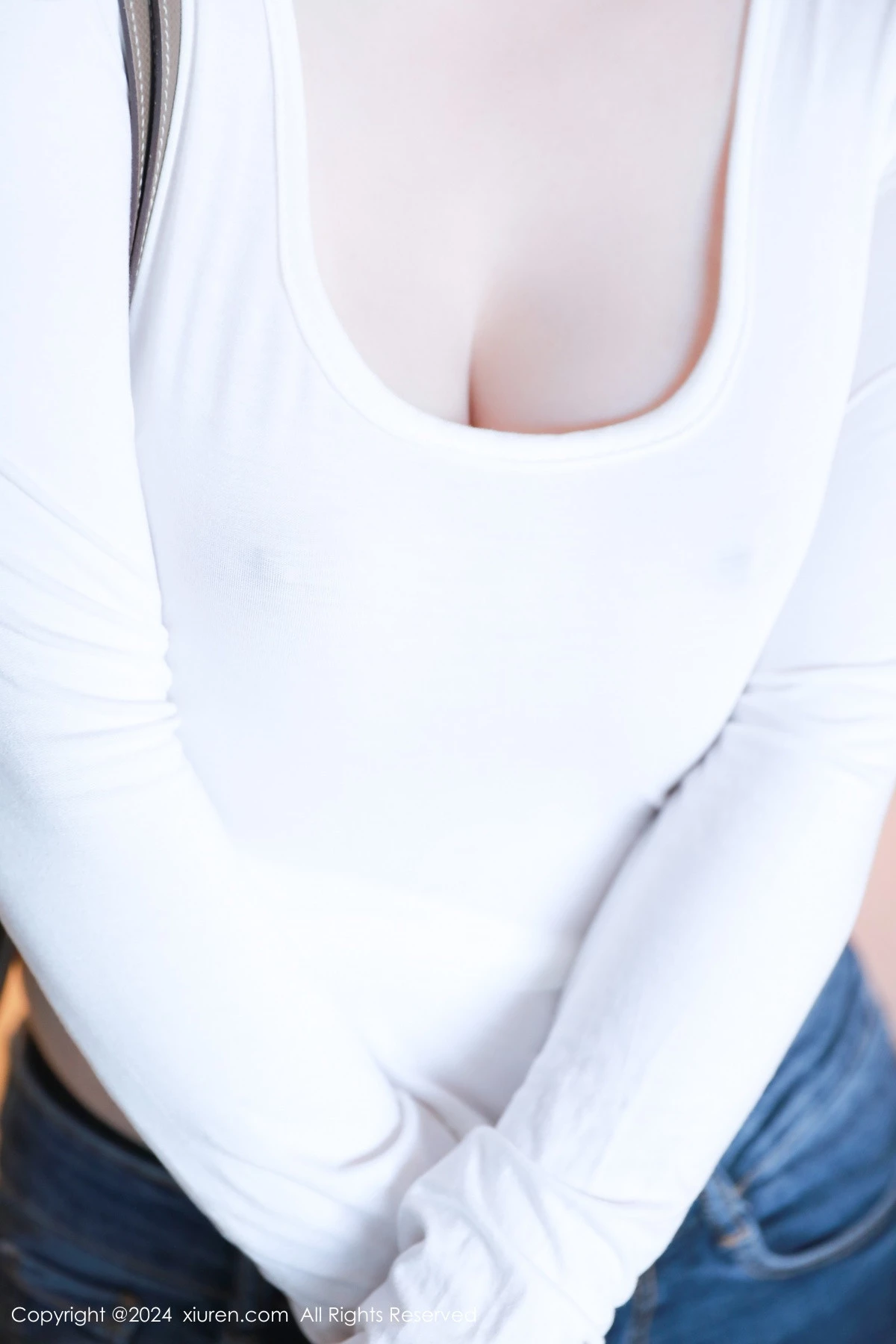 秀人集.com_[XiuRen秀人网]No.8618_模特白茹雪性感白T恤配牛仔长裤露超薄黑丝秀丰腴身材诱惑写真82P