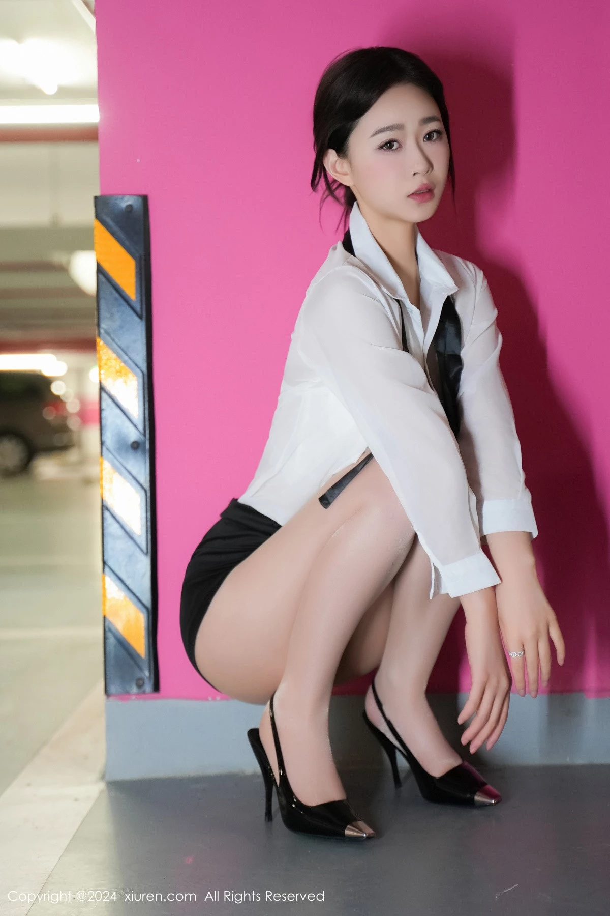 秀人集.com_[XiuRen秀人网]No.8613_模特软糖爱喝奶车内场景性感白色内衣配超薄肉丝完美诱惑写真68P