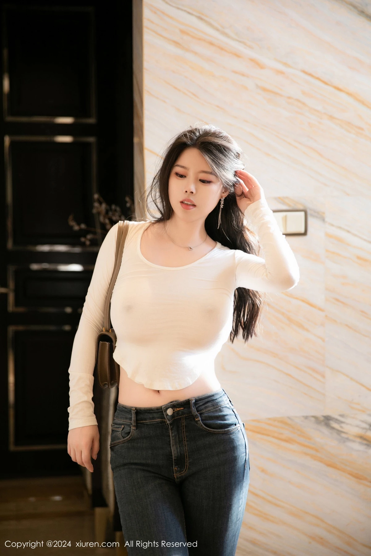 秀人集.com_[XiuRen秀人网]No.8618_模特白茹雪性感白T恤配牛仔长裤露超薄黑丝秀丰腴身材诱惑写真82P