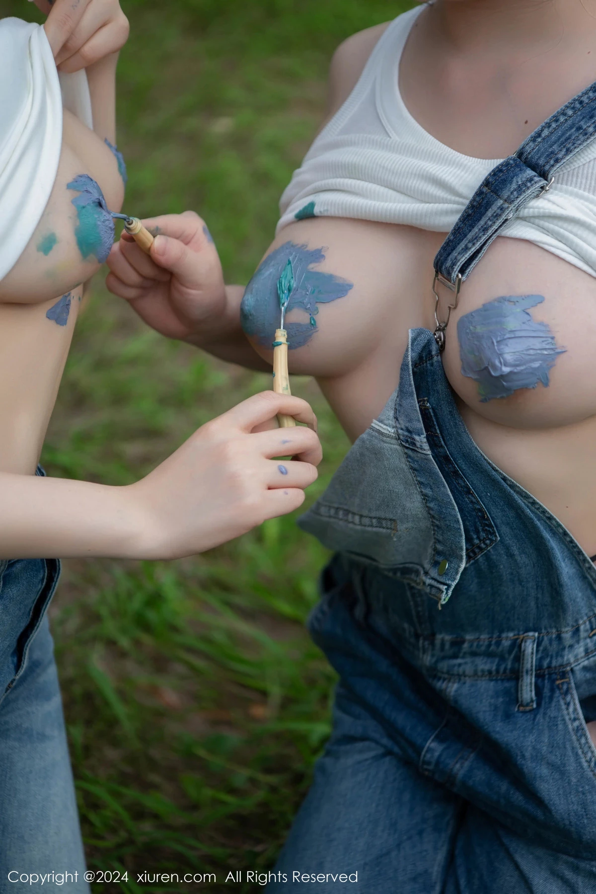 秀人集.com_[XiuRen秀人网]No.8638_模特合集豆瓣酱户外性感白T配牛仔裤露超薄丝袜秀美腿诱惑写真73P