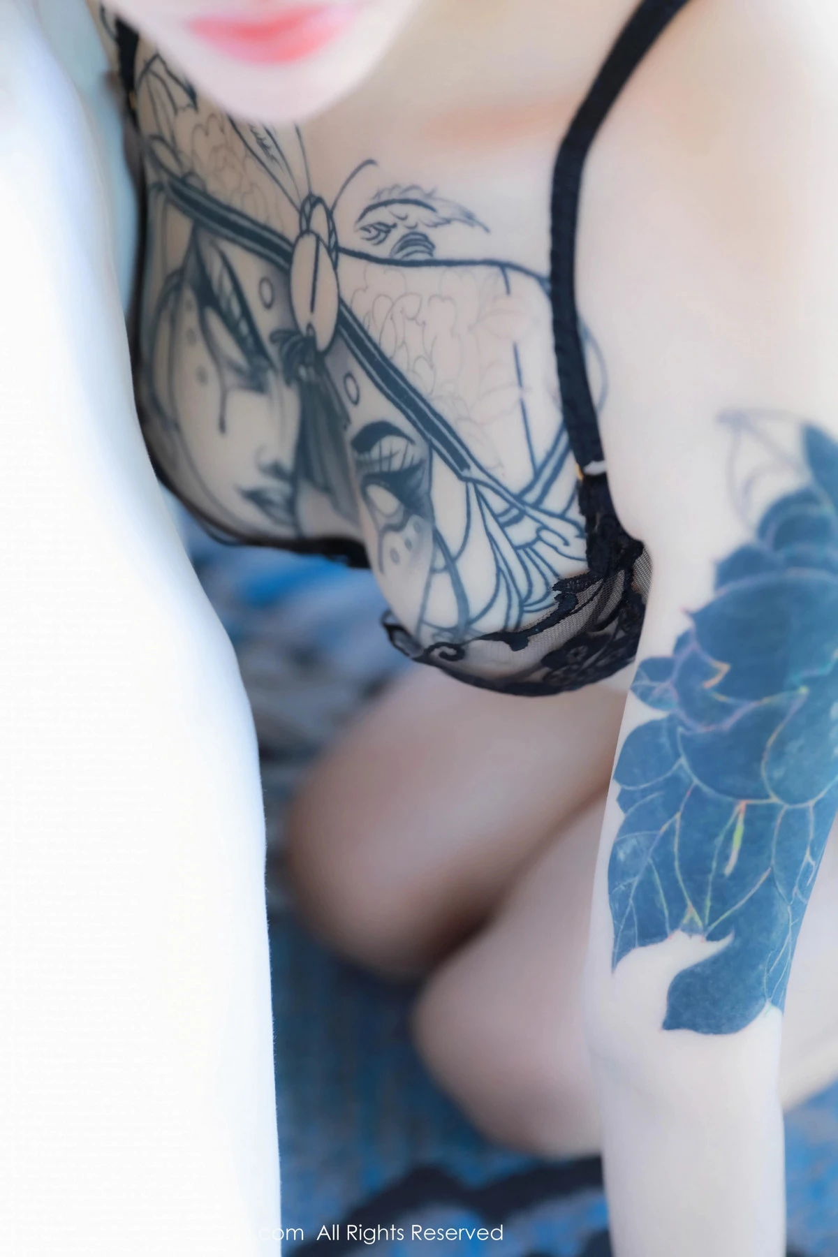 秀人集.com_[XiuRen秀人网]No.8630_模特奶瓶性感红色长裙露黑色内衣配超薄黑丝秀曼妙身姿诱惑写真90P