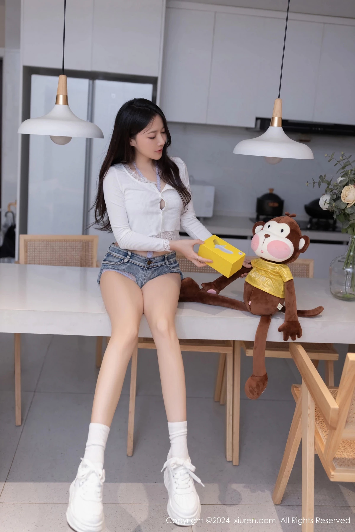 秀人集.com_[XiuRen秀人网]No.8639_模特鱼子酱Fish性感白色短T配紫色情趣内衣秀曼妙身姿诱惑写真80P