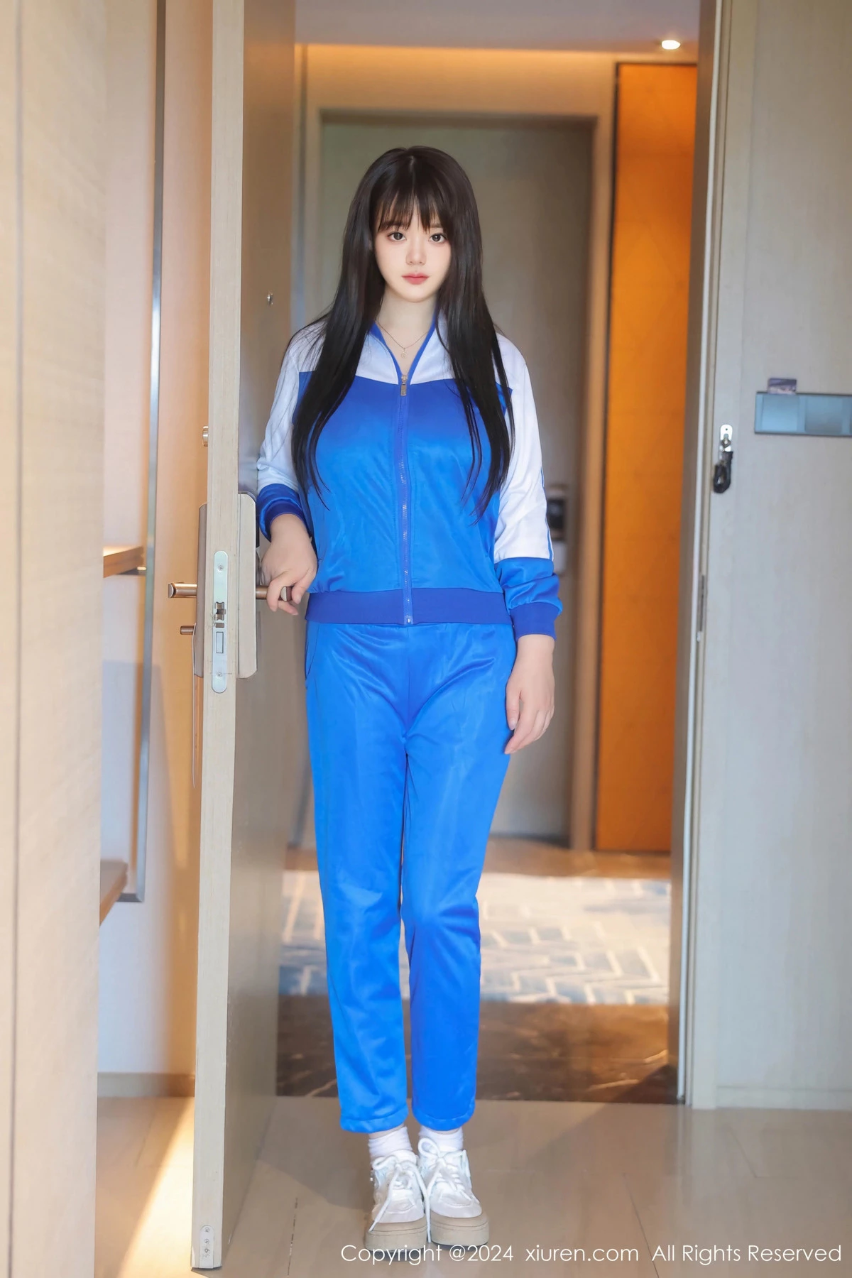 秀人集.com_[XiuRen秀人网]No.8631_模特陈柒柒性感蓝色学妹服饰露白色内衣秀丰腴惹火身材诱惑写真87P