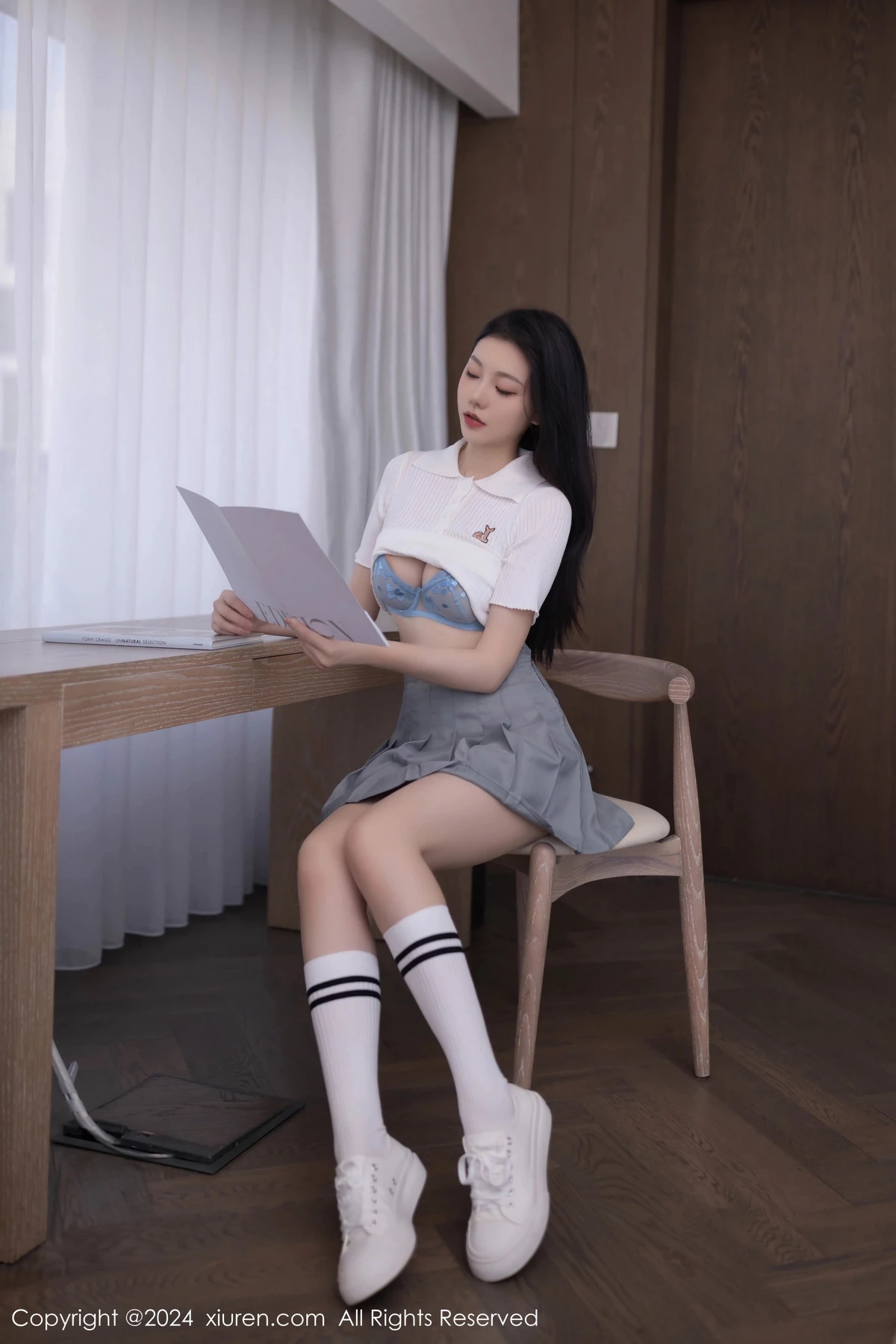 秀人集.com_[XiuRen秀人网]No.8649_模特安然anran性感白色上衣配灰色短裙露蕾丝内衣撩人诱惑写真80P