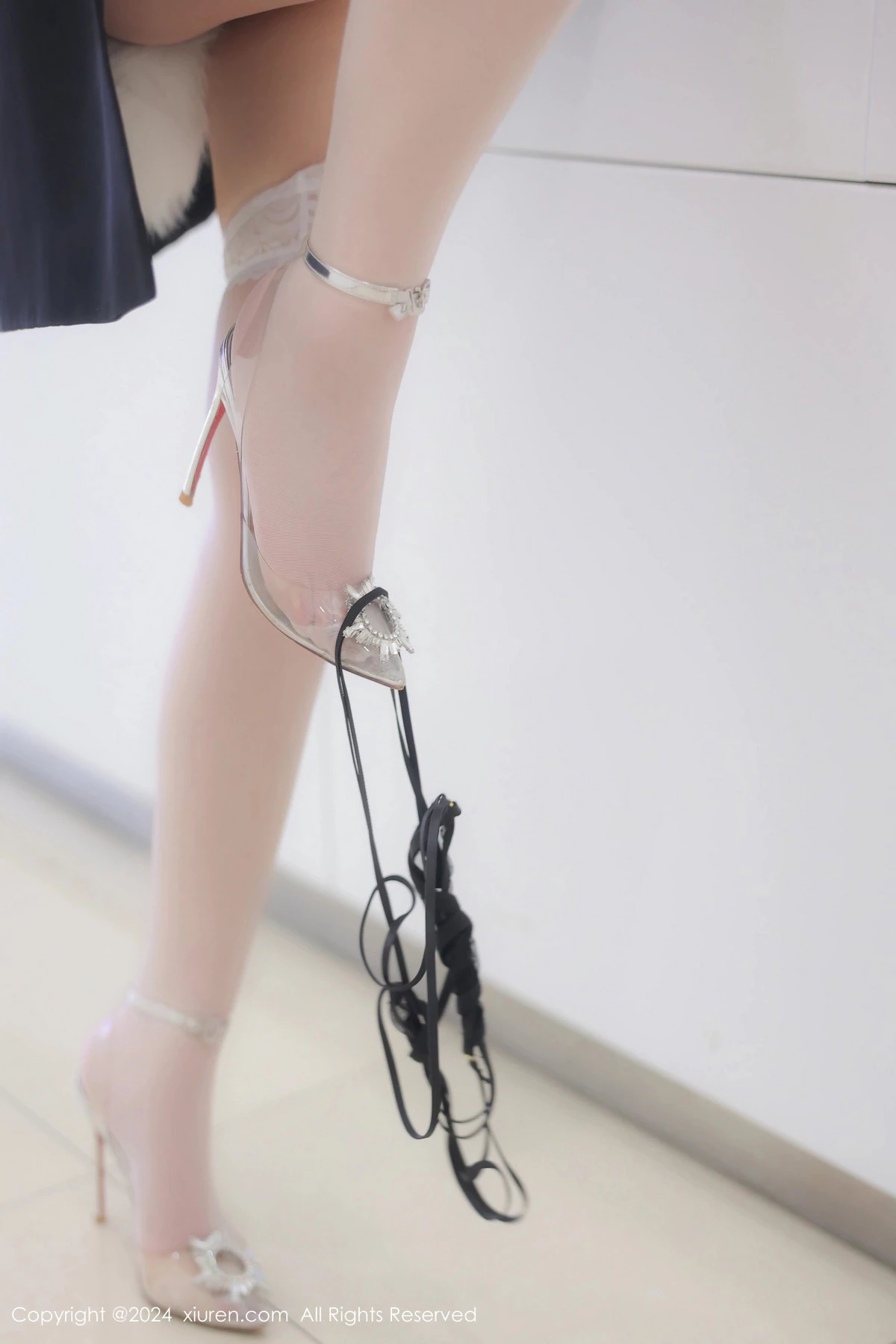 秀人集.com_[XiuRen秀人网]No.8642_模特王婉悠Queen性感白色内衣配白丝吊袜秀惹火身材诱惑写真86P