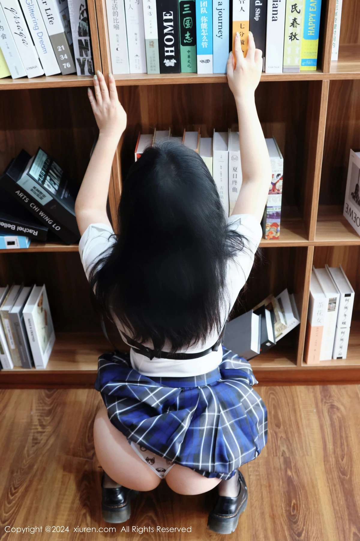 秀人集.com_[XiuRen秀人网]No.8637_模特小薯条nienie图书馆场景JK制服配黑丝袜秀完美身材诱惑写真80P