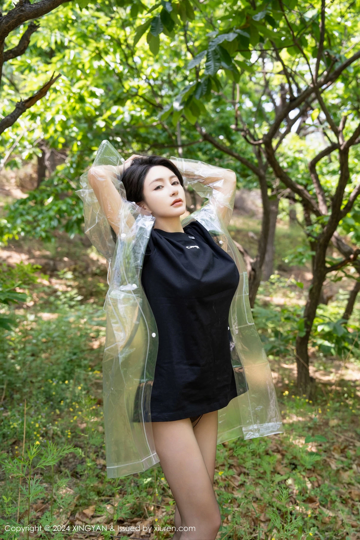 秀人集.com_[XINGYAN星颜社]VOL.236_模特林幼一户外性感黑色上衣配魅惑黑丝半脱秀丰腴身姿诱惑写真81P